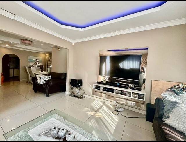 4 BEDROOM HOUSE FOR SALE IN VANDERBIJLPARK SE 6